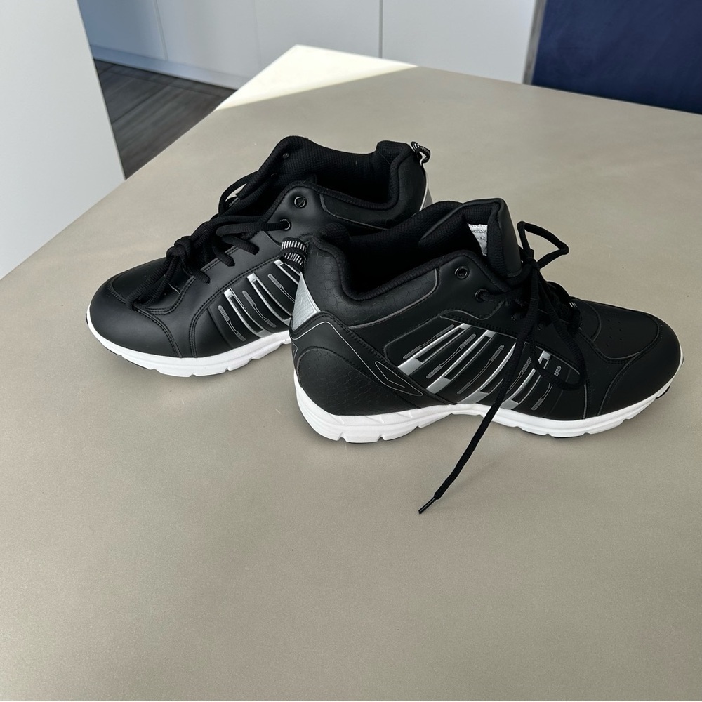 Camden K3328 3.8”elevator height sporty look black sneaker, size U.S. 10